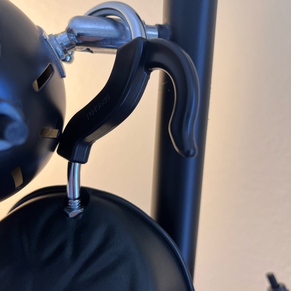 BLK Female Mannequin For Clothing Display - Picture 5 of 6